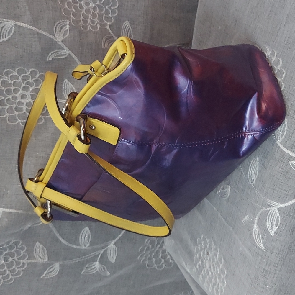 Coach embossed tote - Picture 5 of 8
